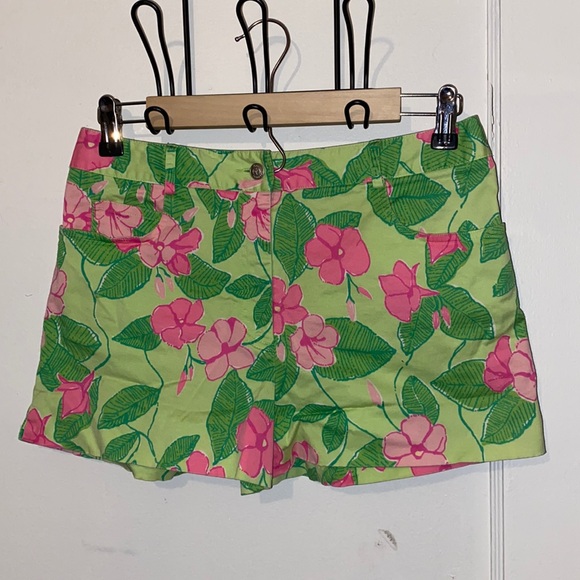 Lilly Pulitzer Mandevilla floral shorts - Picture 2 of 7